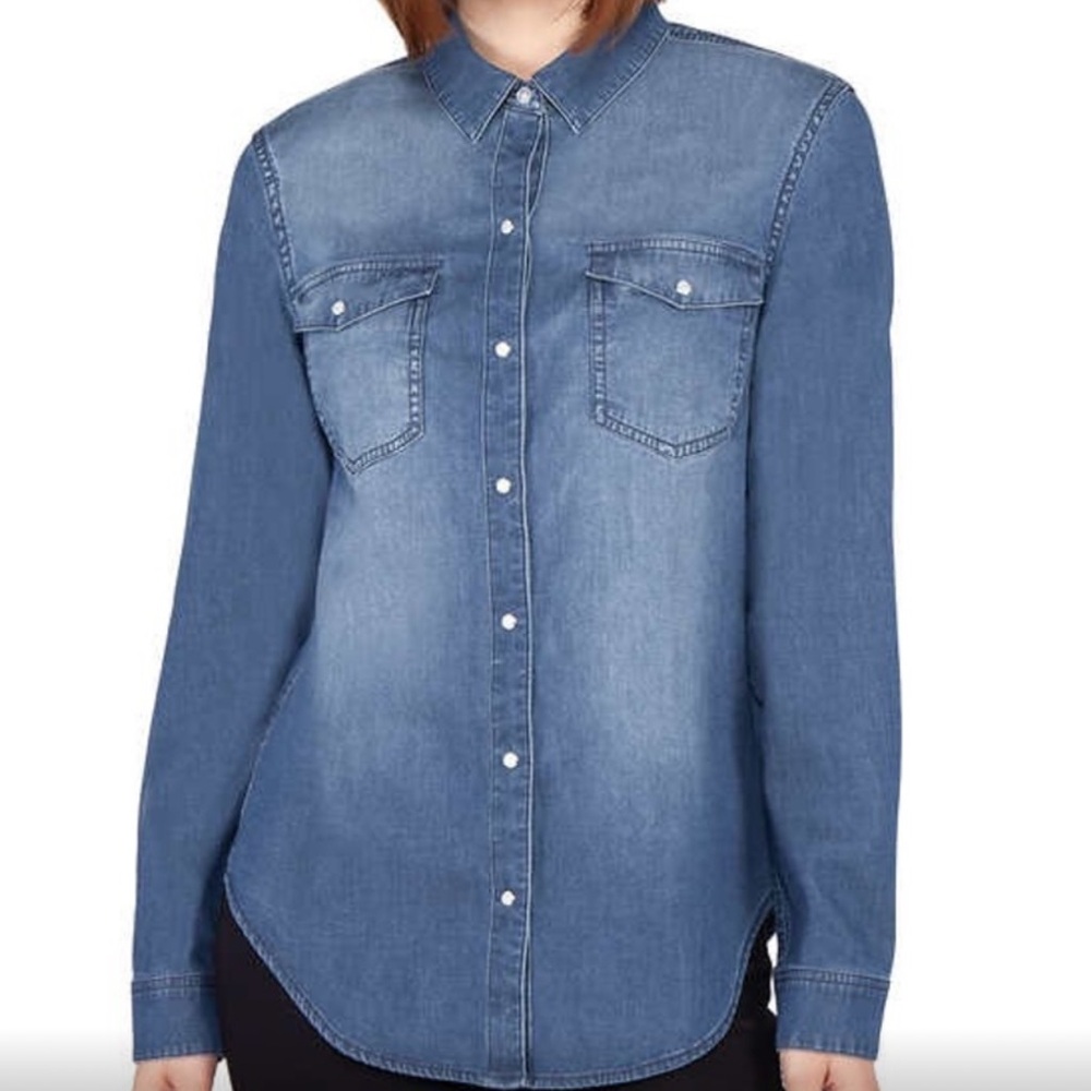 Tahari Denim button down shirt pearl snaps size M front chest pockets